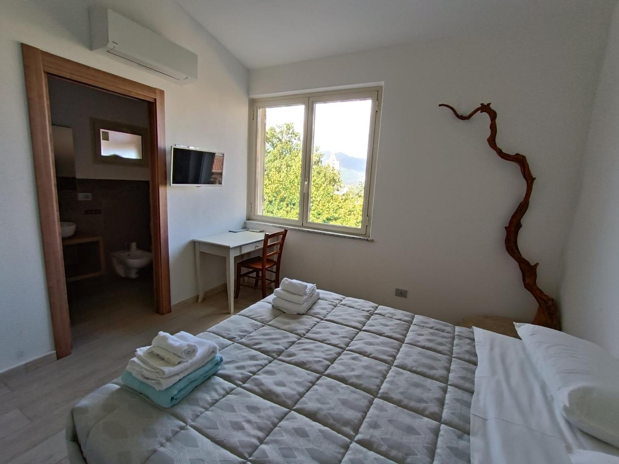 Bed And Breakfast Murales أورغوسولو الغرفة الصورة